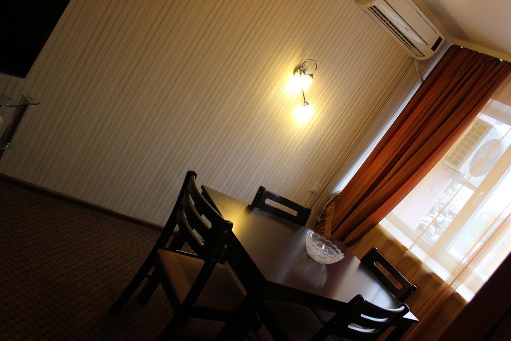 Ust-Kamenogorsk Hotel Luaran gambar